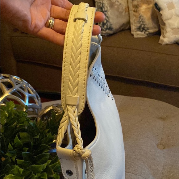 Christian Dior off White Ethnic Collection Leather shoulder Bag - Picture 9 of 17